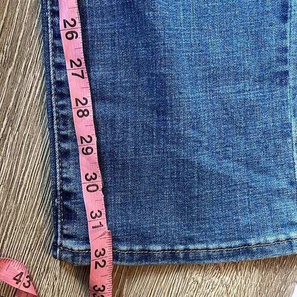 Levi’s Classic Straight Jeans denim
Jeans size 30 medium blue wash pants - Picture 5 of 8